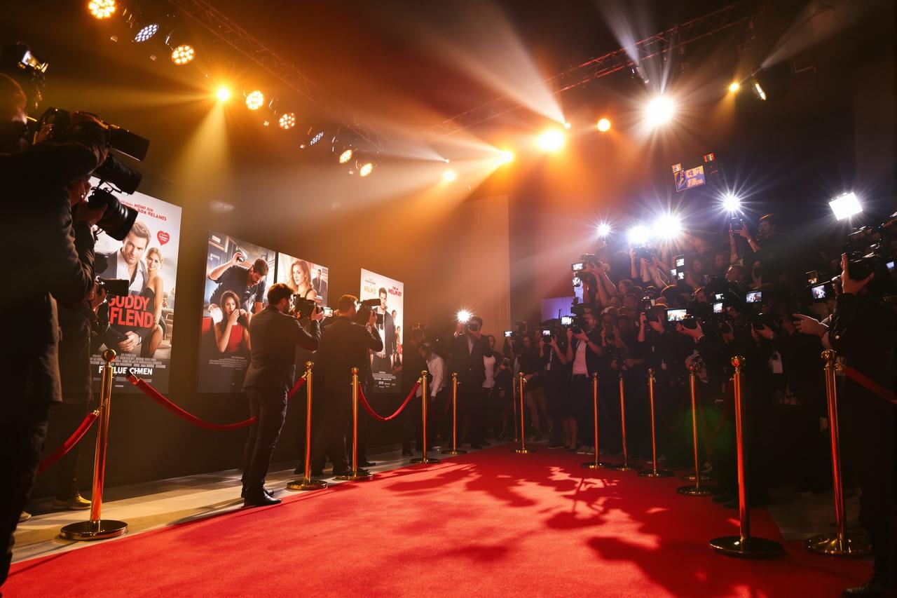 黑桃影院资讯 - 《深海奇航》票房突破20亿，导演透露续集计划